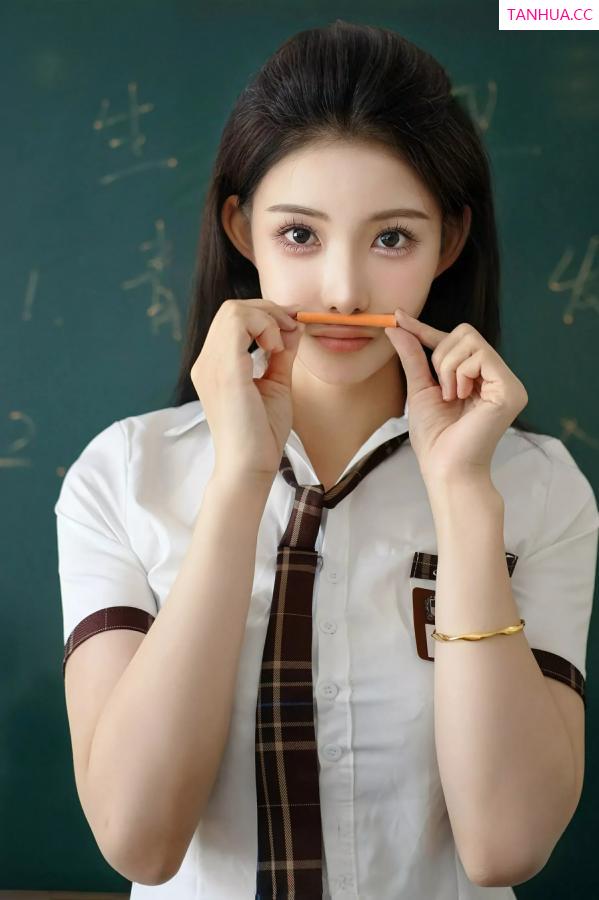   [XiuRen]高清写真图 2025.07.04 No.10512 梨霜儿 学妹制服第41张图片